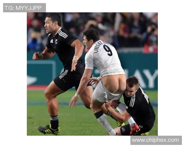 足球明星日常趣事大揭秘搞笑瞬间让你捧腹大笑的精彩合集