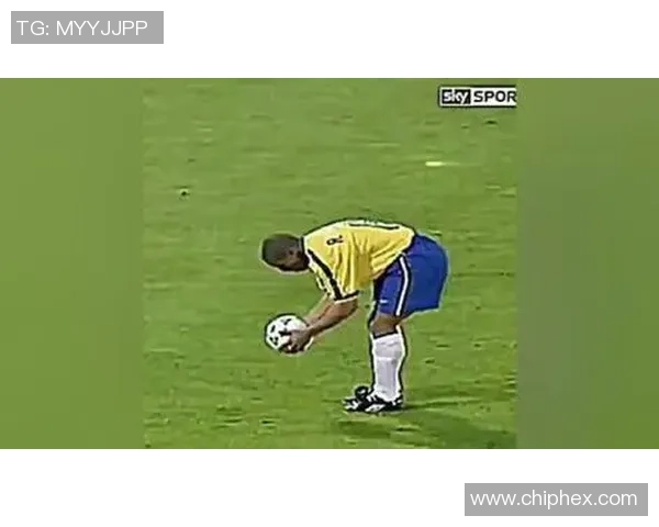 足球明星璀璨瞬间集锦展现球场传奇与激情时刻的完美融合