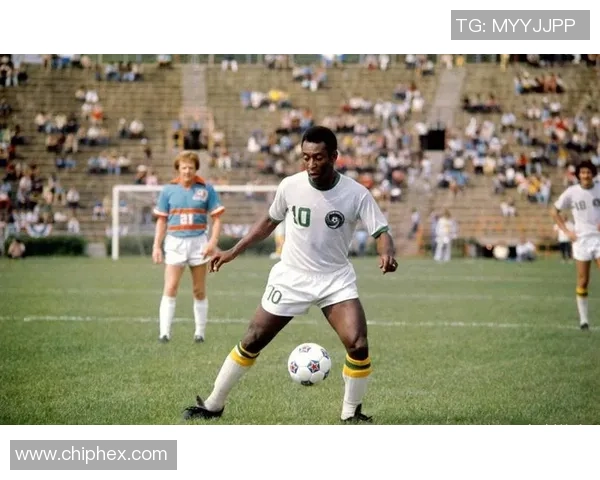 贝利:足球传奇的巅峰之路与永恒影响力探讨 贝利:足球传奇的巅峰之路与永恒影响力探讨